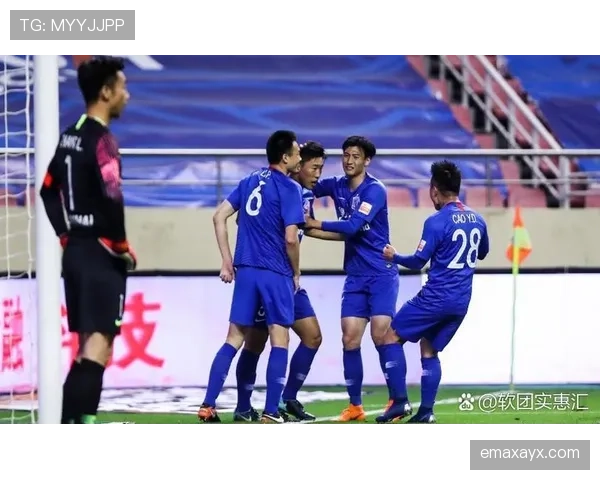 足球热门话题：近期赛事走势与球队表现分析